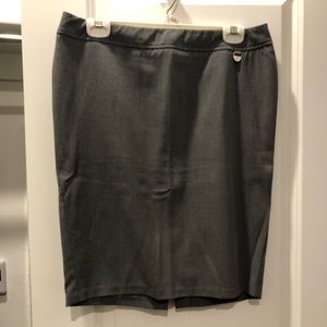 Gray skirt, barely worn. New York and Company, size 10.